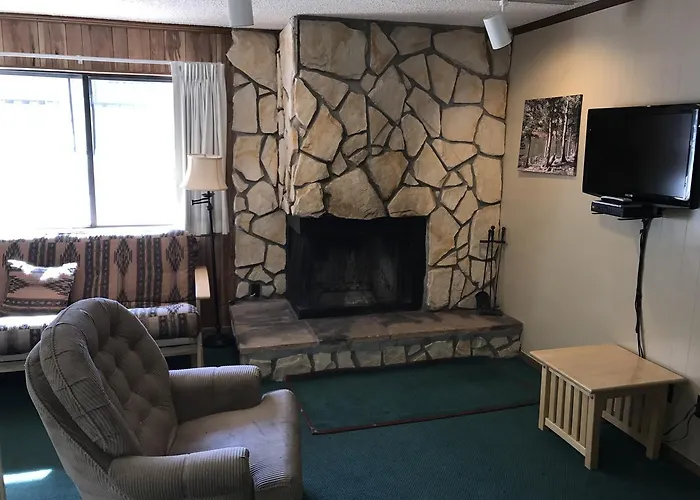 Ponderosa Lodge Ascend Collection